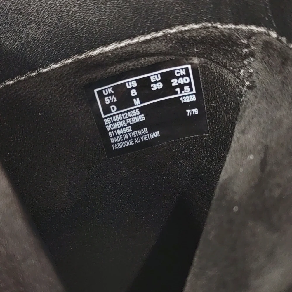 CLARKS Unstructured Lindel Ankle Boots - Picture 11 of 12